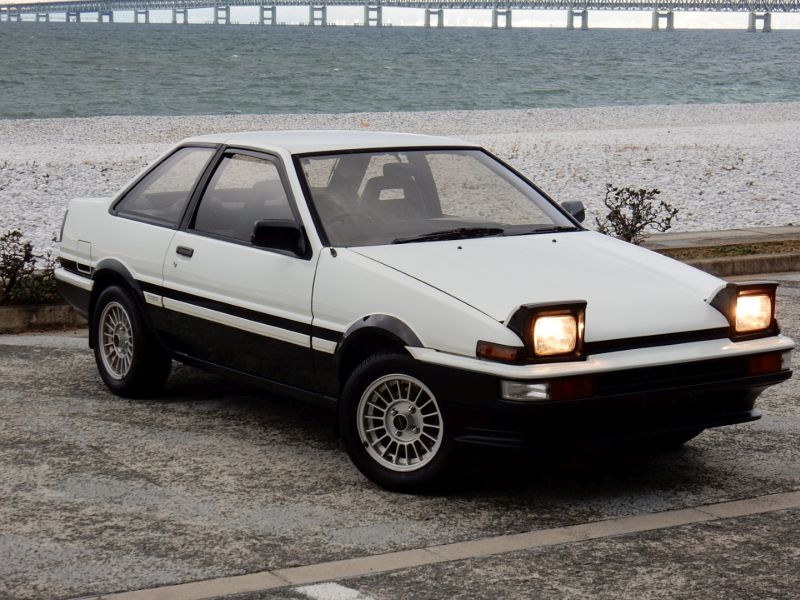 1985 Toyota Sprinter Treuno AE86 GT APEX front